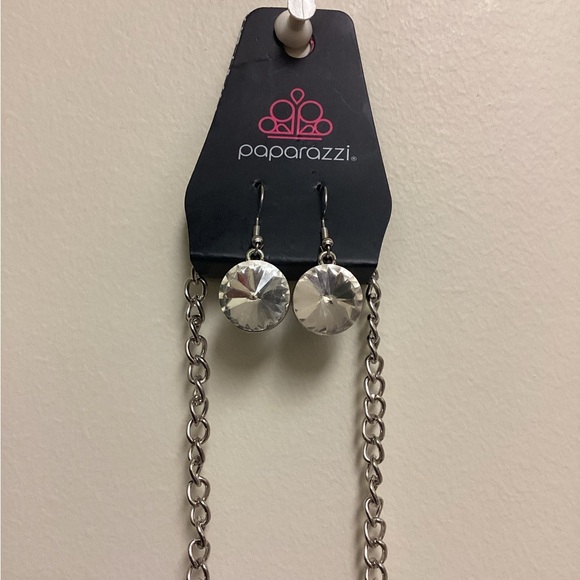 Paparazzi earring and Necklace Set - Picture 5 of 5